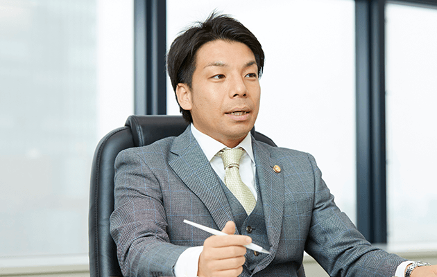 所長 弁護士 小林 優介